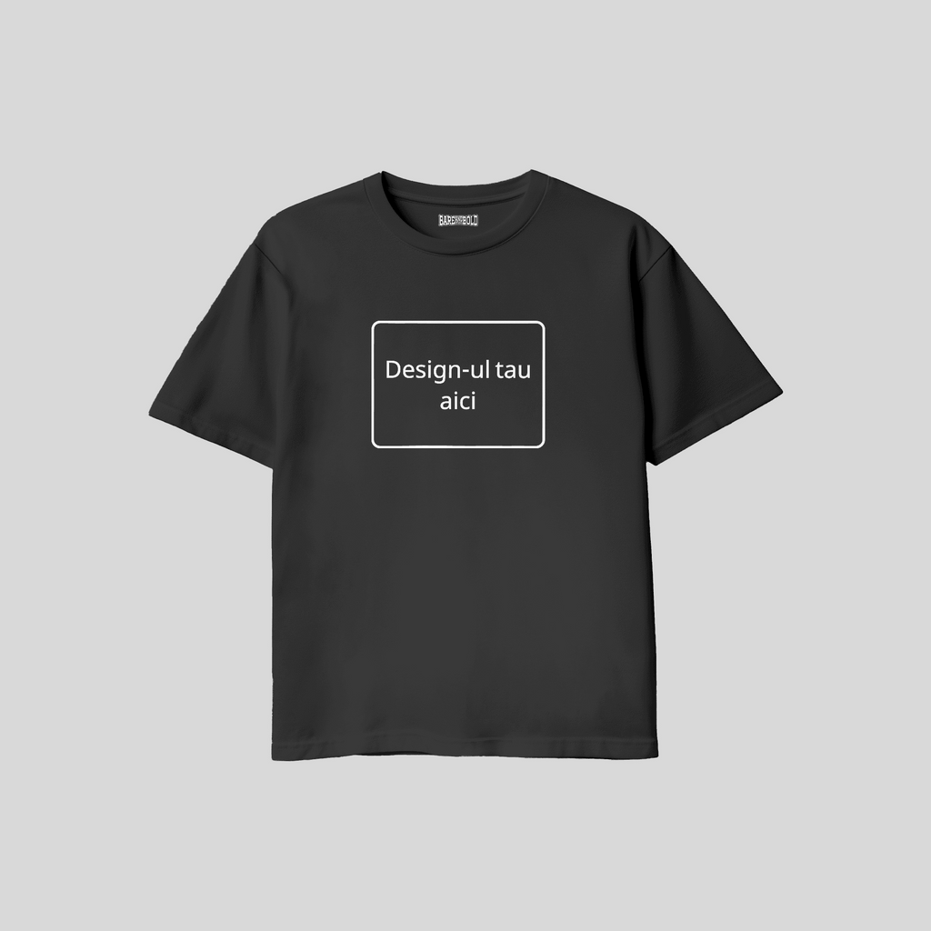 tricou negru cu loc de personalizare pe un fundal alb