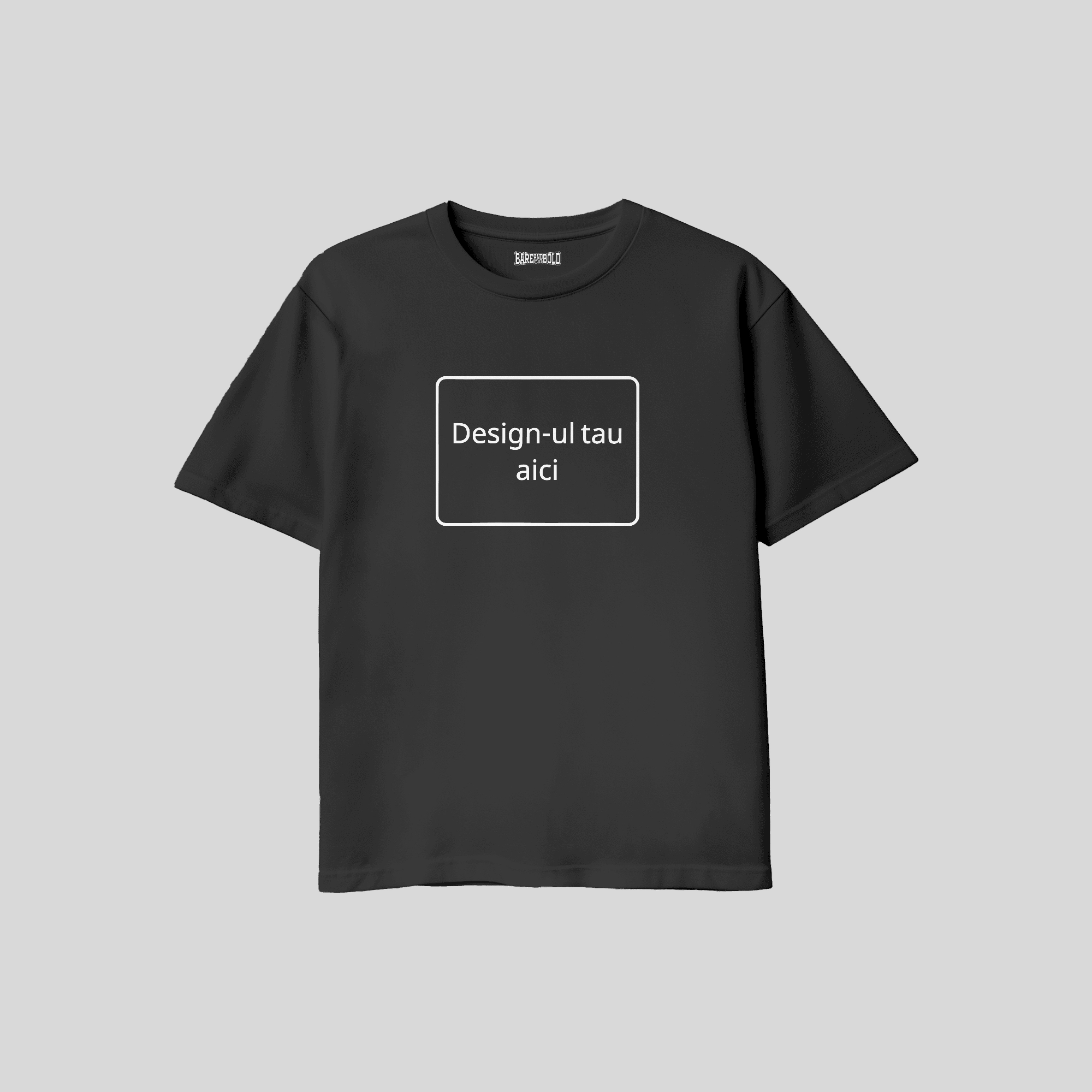 tricou negru cu loc de personalizare pe un fundal alb